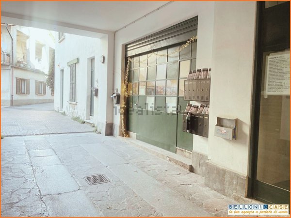 locale commerciale in vendita a Varese