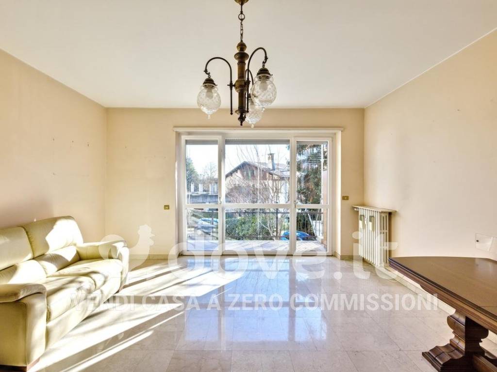 appartamento in vendita a Varese in zona Brunella