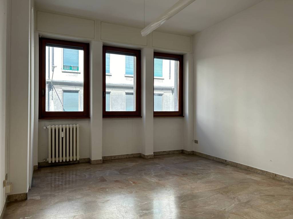 appartamento in vendita a Varese in zona Biumo