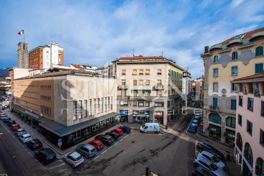 appartamento in vendita a Varese in zona Centro Città
