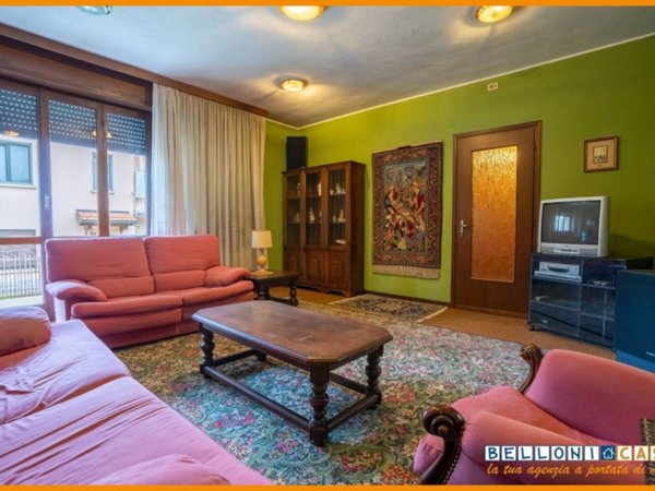 casa indipendente in vendita a Varese in zona Giubiano