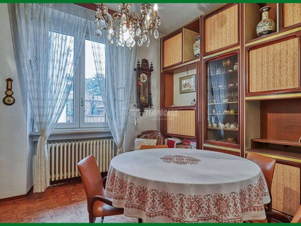 appartamento in vendita a Varese in zona Biumo