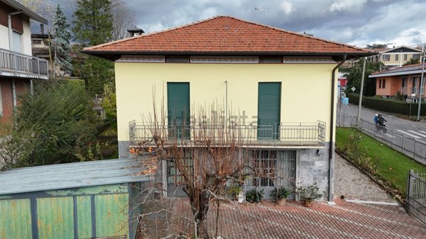 casa indipendente in vendita a Varese in zona Centro Città