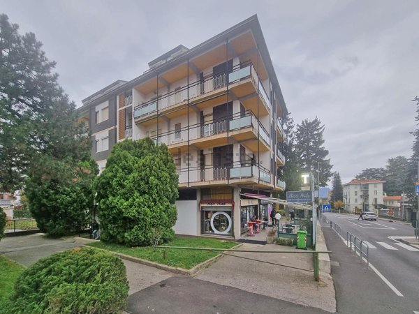 appartamento in vendita a Varese in zona Centro Città