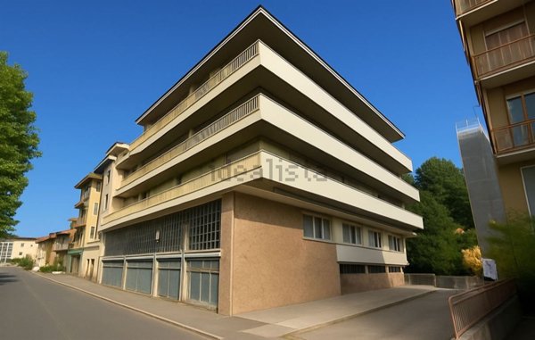 appartamento in vendita a Varese in zona Brunella