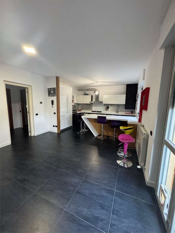 appartamento in vendita a Varese in zona Giubiano