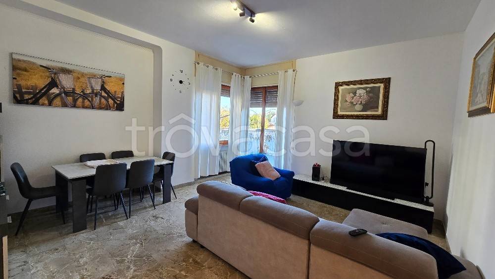 appartamento in vendita a Varese in zona Biumo