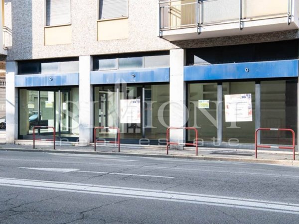 negozio in vendita a Varese in zona Biumo