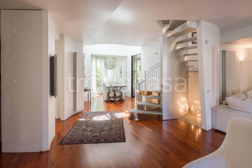 appartamento in vendita a Varese in zona Centro Città