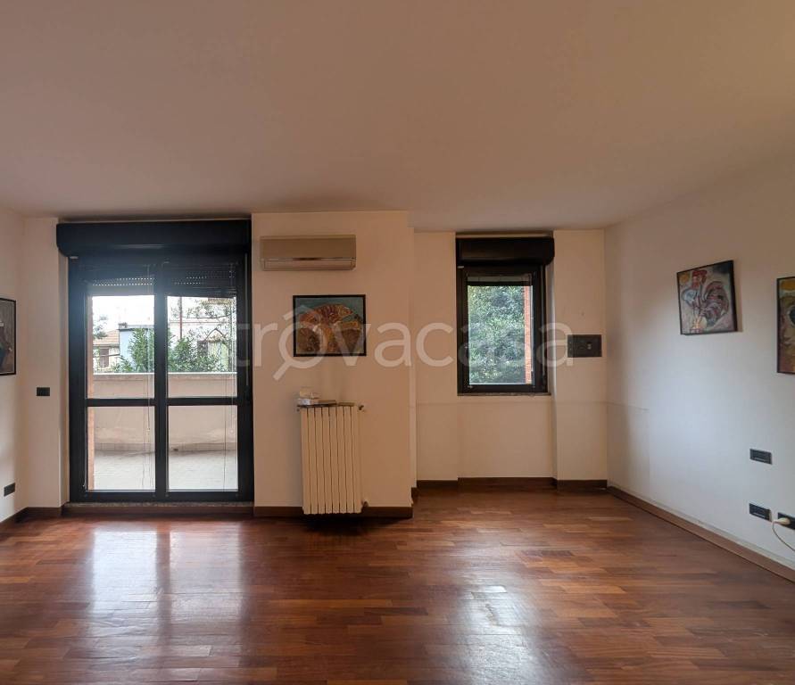 appartamento in vendita a Varese in zona Giubiano