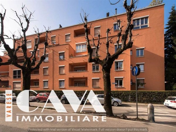 appartamento in vendita a Varese in zona Giubiano