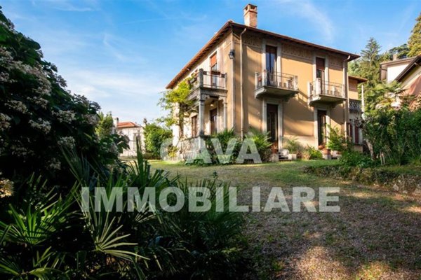 appartamento in vendita a Varese in zona Casbeno