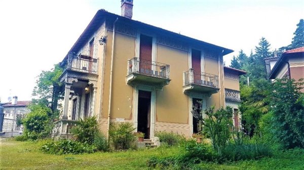 casa indipendente in vendita a Varese in zona Centro Città