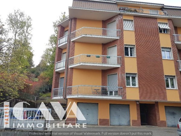 appartamento in vendita a Varese in zona Viale Aguggiari