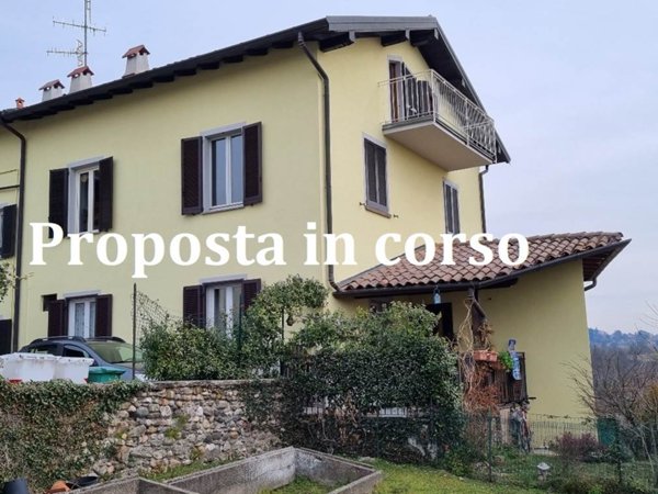 appartamento in vendita a Varese in zona Casbeno