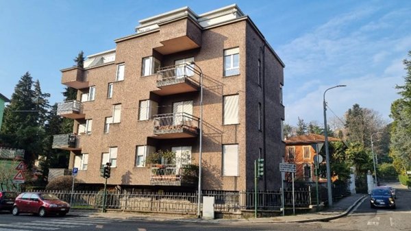 appartamento in vendita a Varese in zona Viale Aguggiari