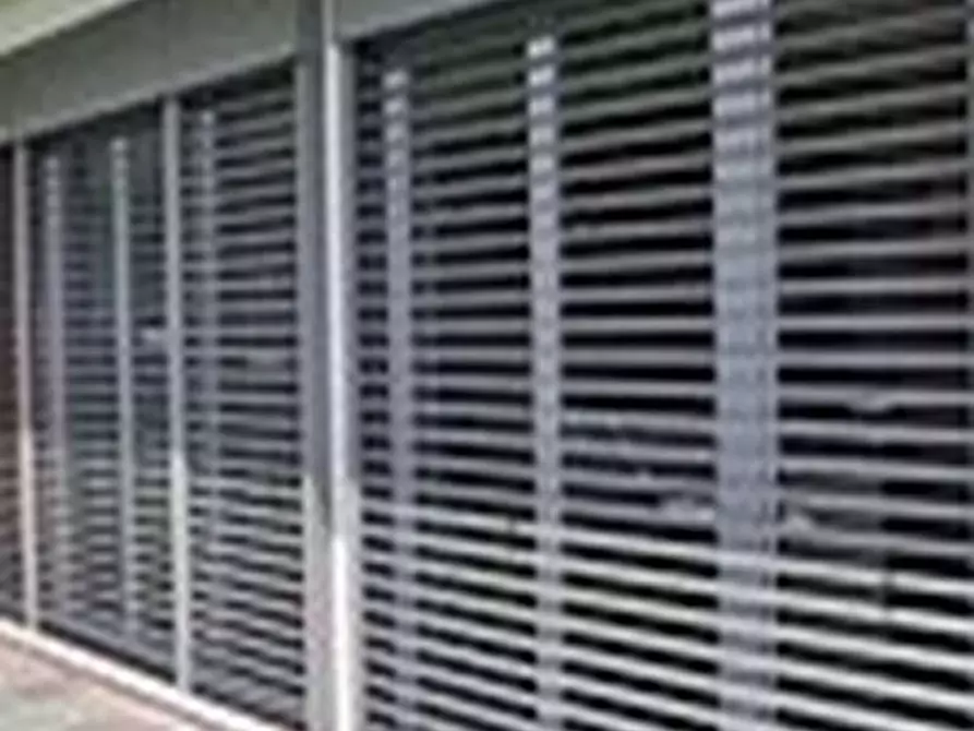 ufficio in vendita a Varese in zona Giubiano