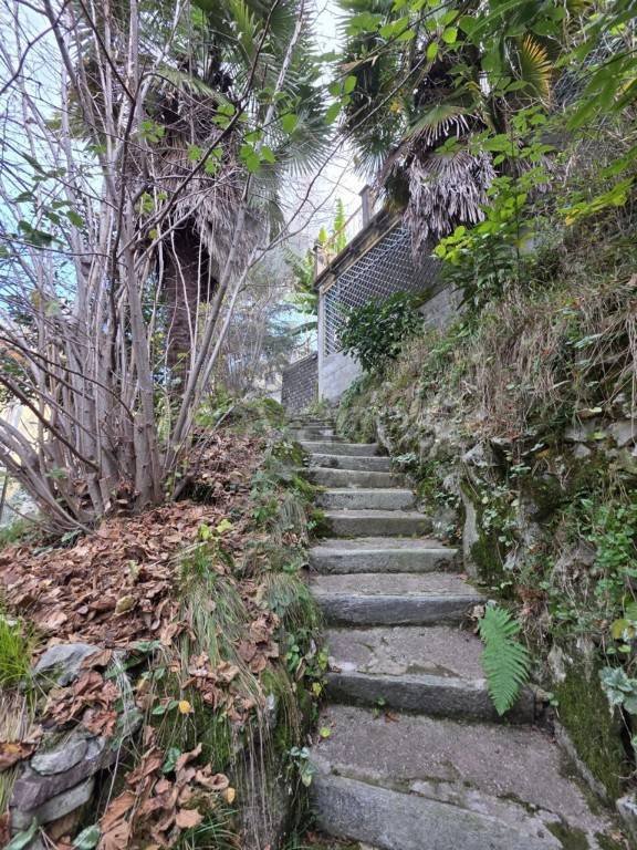 appartamento in vendita a Varese in zona Santa Maria del Monte