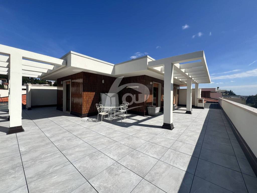 appartamento in vendita a Varese in zona Brunella