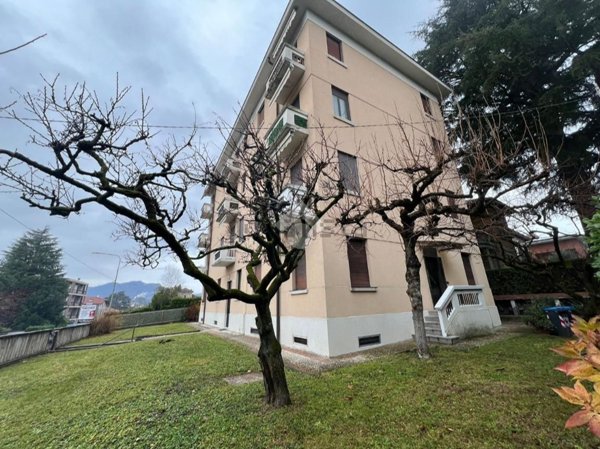 appartamento in vendita a Varese in zona Giubiano