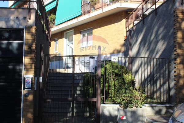 appartamento in vendita a Varese in zona Casbeno