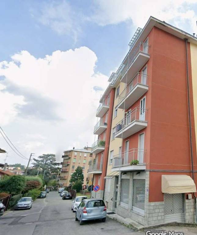 appartamento in vendita a Varese in zona Biumo