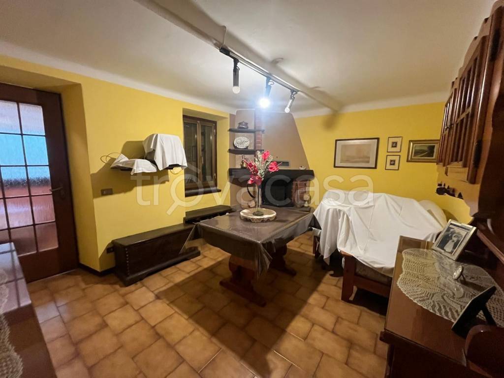 appartamento in vendita a Varese in zona Rasa di Varese