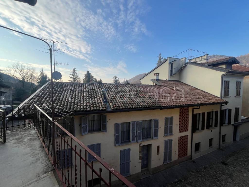 appartamento in vendita a Varese in zona Rasa di Varese