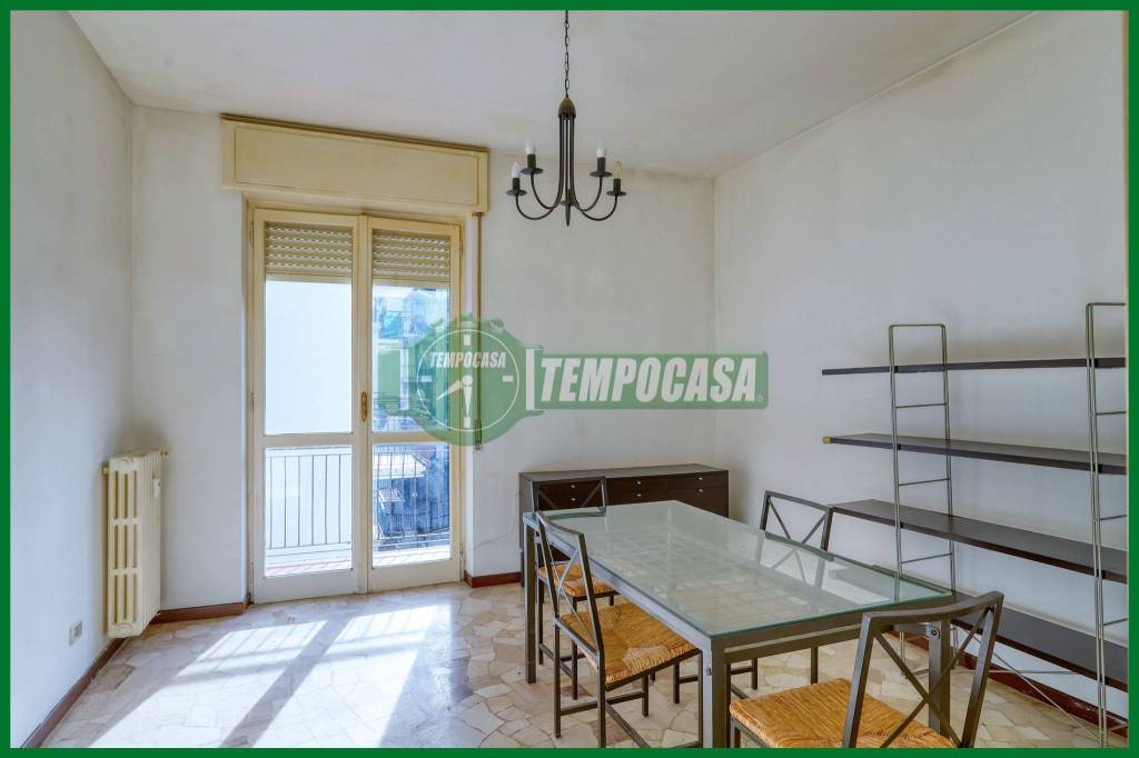 appartamento in vendita a Varese in zona Biumo