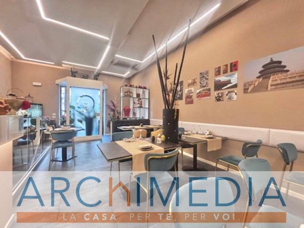 locale commerciale in vendita a Varese in zona Biumo