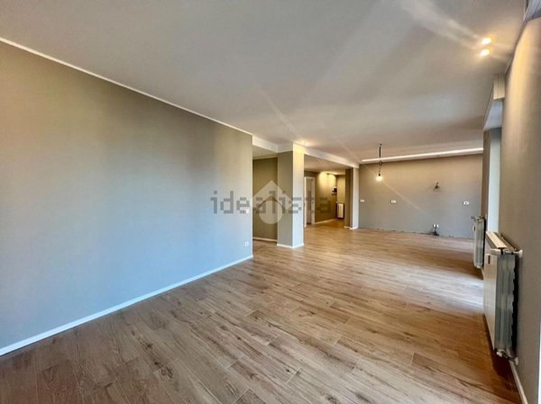 appartamento in vendita a Varese in zona Giubiano