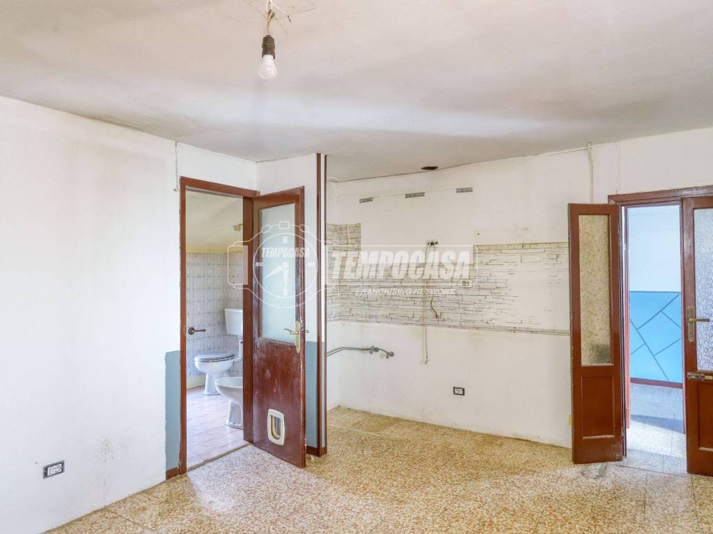 appartamento in vendita a Varese in zona Cartabbia