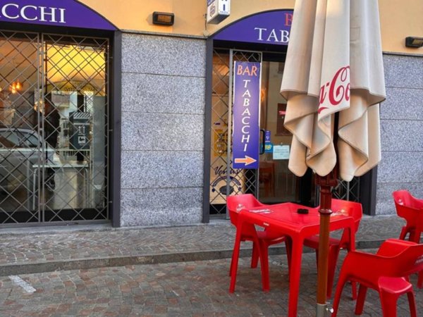 negozio in vendita a Varese in zona Biumo