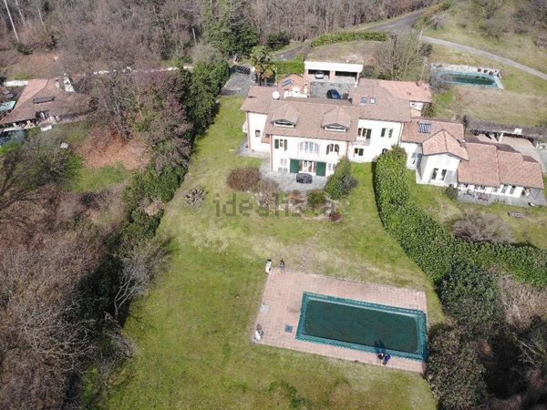 casa indipendente in vendita a Varese in zona Centro Città