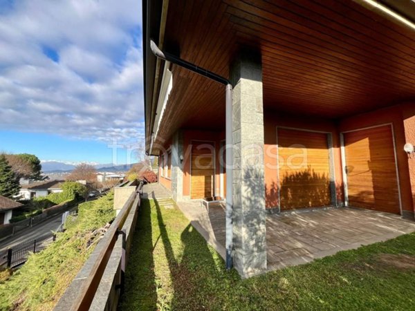 casa indipendente in vendita a Varese in zona Viale Europa