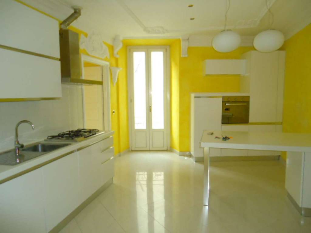 appartamento in vendita a Varese in zona Biumo