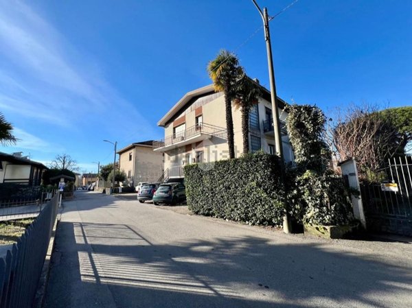 appartamento in vendita a Varese in zona Viale Borri