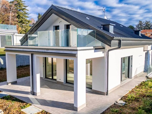 casa indipendente in vendita a Varese in zona Ippodromo