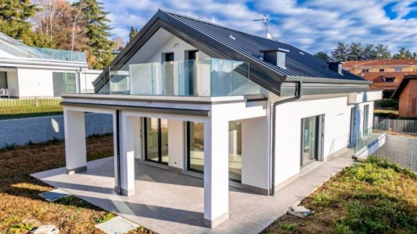 casa indipendente in vendita a Varese