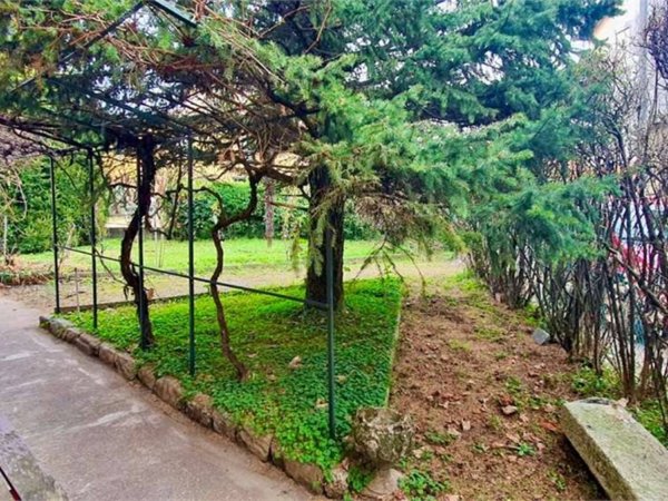 casa indipendente in vendita a Varese in zona Giubiano