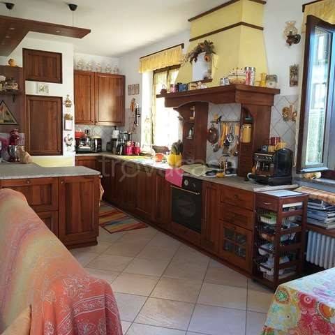 casa indipendente in vendita a Varese in zona Giubiano