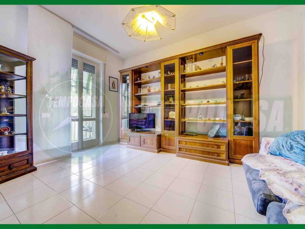 appartamento in vendita a Varese in zona Casbeno