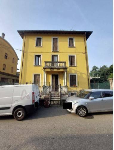 appartamento in vendita a Varese in zona Giubiano