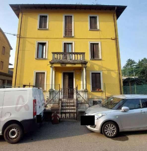 appartamento in vendita a Varese in zona Giubiano