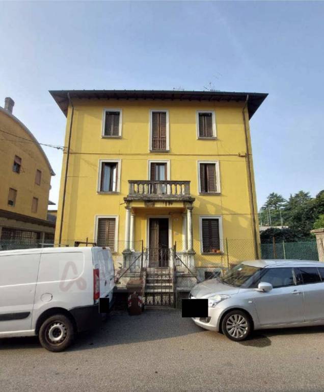 appartamento in vendita a Varese in zona Giubiano