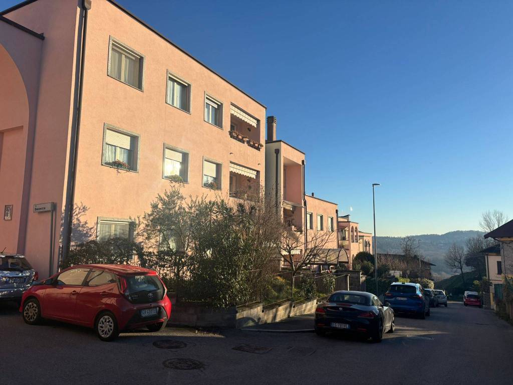 appartamento in vendita a Varese in zona Bobbiate