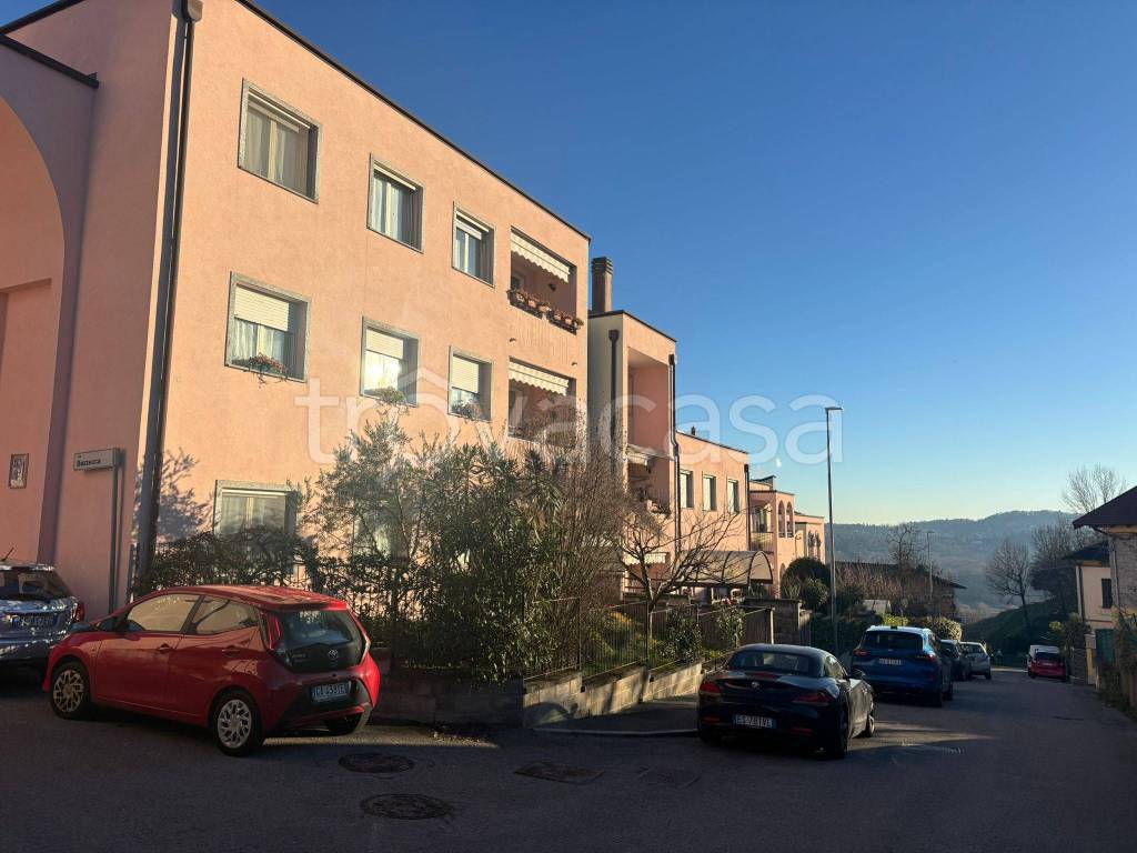 appartamento in vendita a Varese in zona Bobbiate