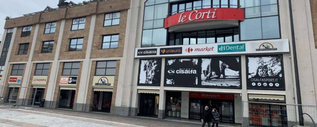 negozio in vendita a Varese in zona Biumo