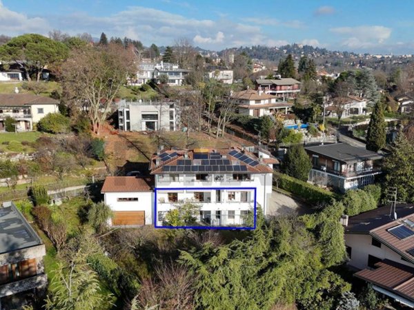 appartamento in vendita a Varese in zona Schiranna