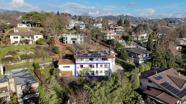 appartamento in vendita a Varese in zona Lissago